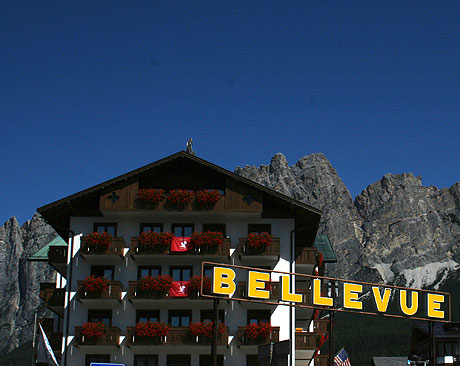 4-Sterne-Hotel im Zentrum von Cortina foto