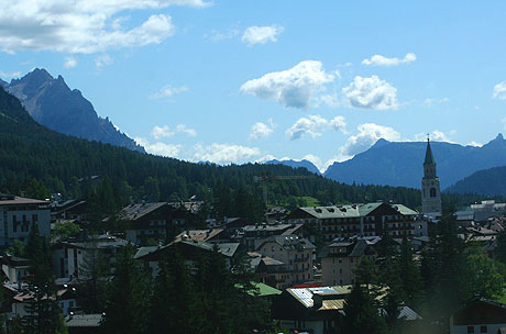 Das Zentrum von Cortina gesehen von der Spitze foto