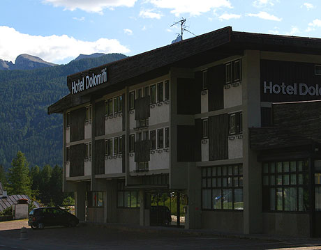 Die Fassade des Hotel Dolomiti foto