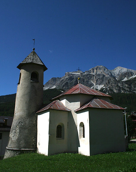 Die Kapelle der Heiligen Dreifaltigkeit Cortina foto