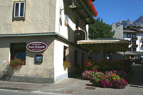 Die Pizzeria Porto Rotondo von Cortina foto