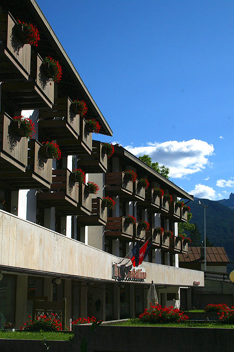 Hotel Cristallino Cortina Seitenansicht foto