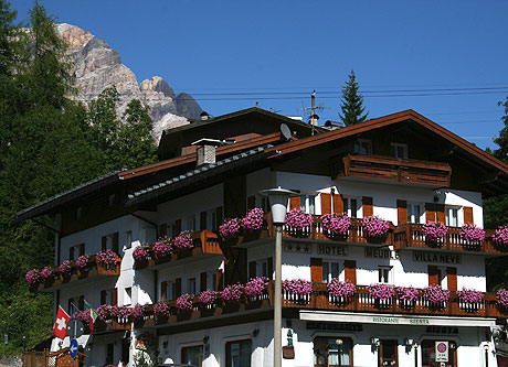 Hotel Villa Neve Cortina und den Dolomiten foto