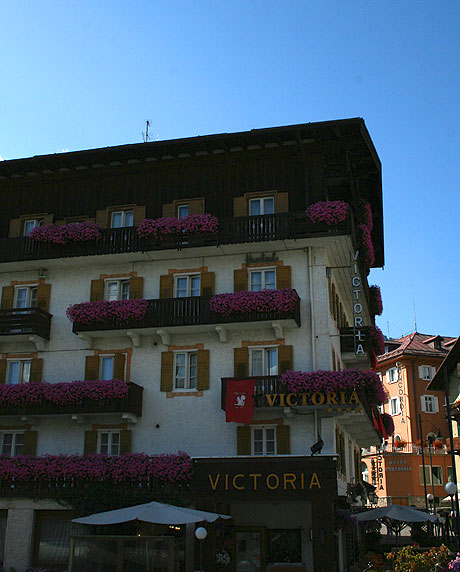 Victoria Hotel Cortina Seitenansicht foto