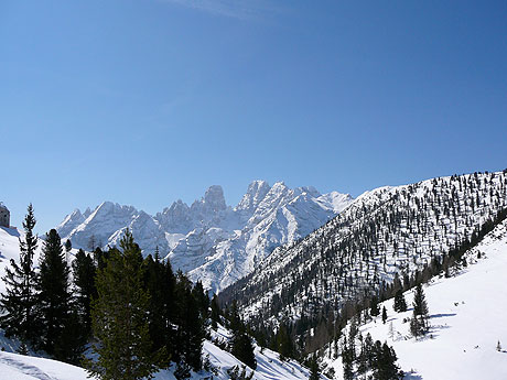 Wälder Cortina im Winter foto