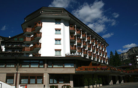 Alaska Hotel Cortina in the summer photo