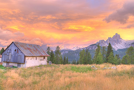 Cortina mountain hut photo