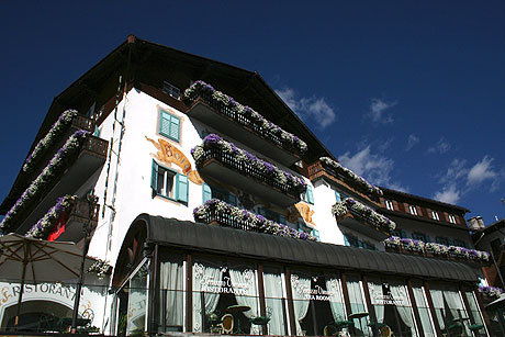 Hotel Ancora Restaurant from Cortina photo