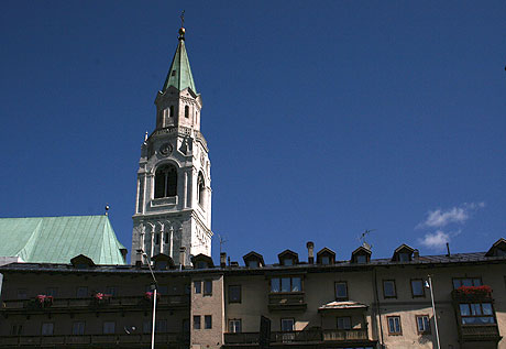 Condominios en el centro de Cortina foto