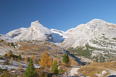 Cortina Dolomitas en la primavera foto