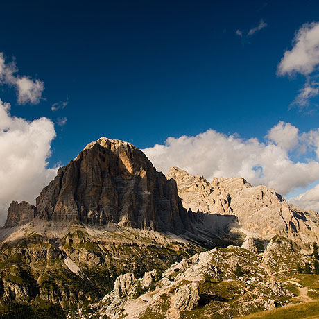 Dolomitas de primavera en Cortina foto