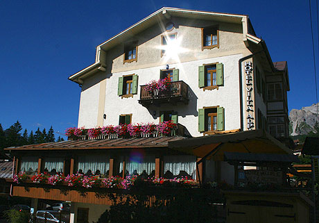 Fachada hotel Villa Alpina Cortina foto