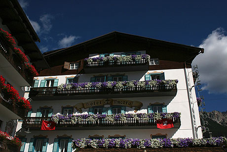 Hermosos balcones Hotel Ancora Cortina foto