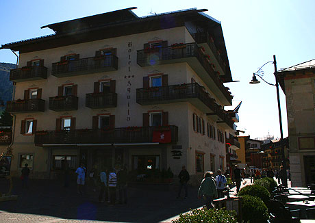 Hotel en el centro de Cortina foto