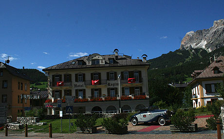 Hotel Regina en el centro de Cortina foto