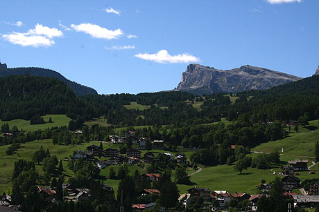 Cortina la Perle des Dolomites photo