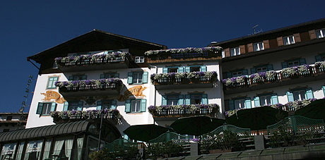 Facciata hotel Ancora Cortina foto