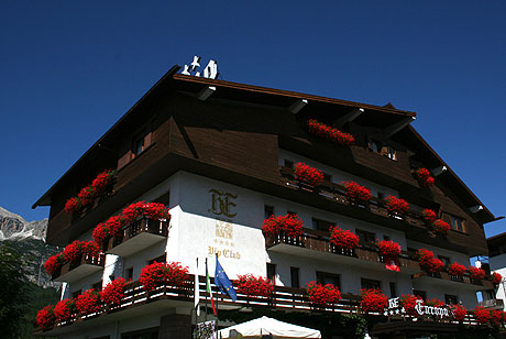 Facciata hotel Europa Cortina foto