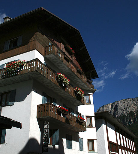 Embassy in Cortina d'Ampezzo foto