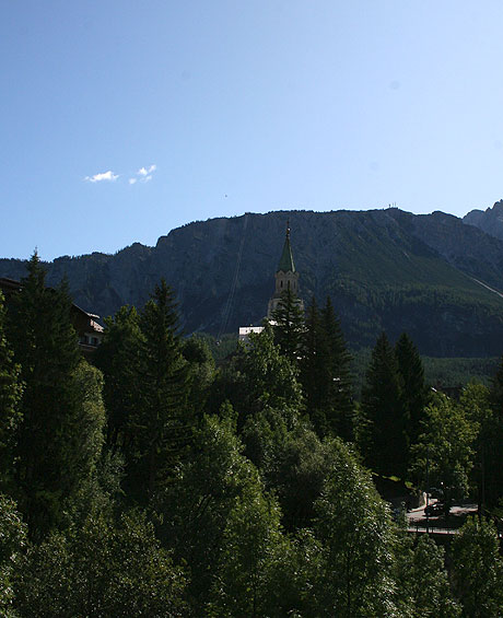 Biserica din Cortina vedere de sus foto