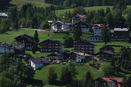 Hoteluri la Cortina foto